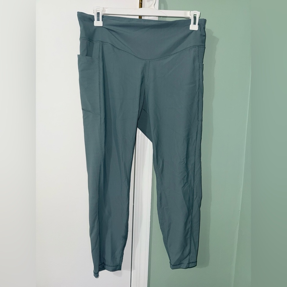 Old Navy Active High-Rise Leggings in Blue